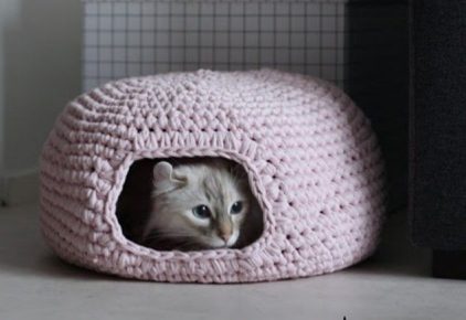Вязанный домик для кошки