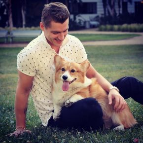Алексей Воробьёв со своей собакой на прогулке