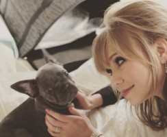 Алла Михеева и её собака — французский любимец Шнапс