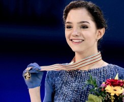 Восходящая звезда фигурного катания Евгения Медведева и её собака