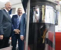 Рогозин топит собаку: показуха или жестокие эксперименты над животными